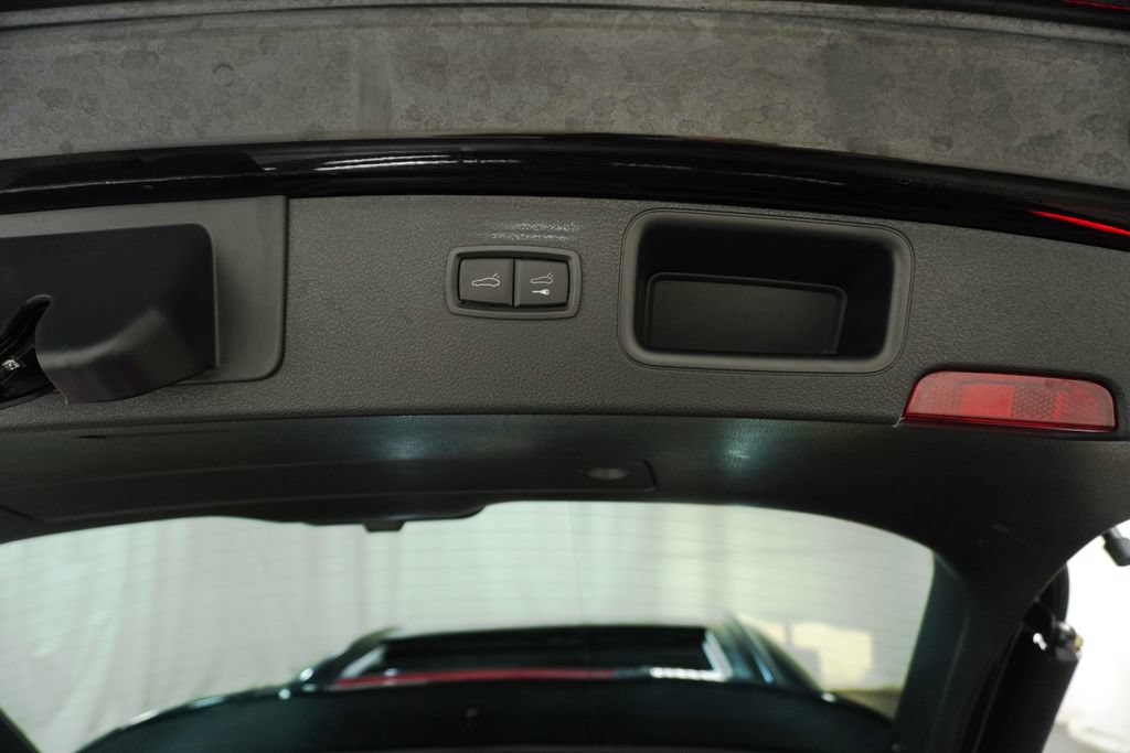 Used 2021 Porsche Macan AWD/4WD image 6