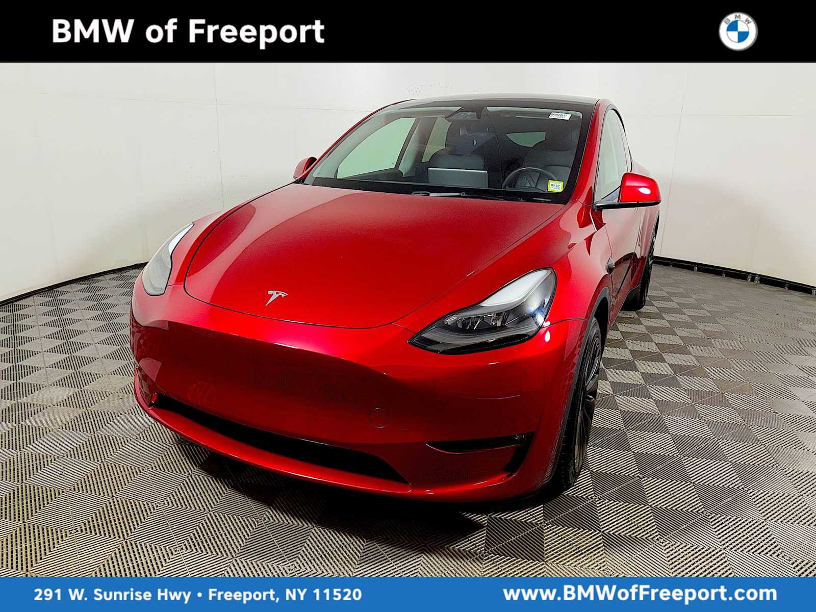 Used 2024 Tesla Model Y Long Range AWD/4WD image 1