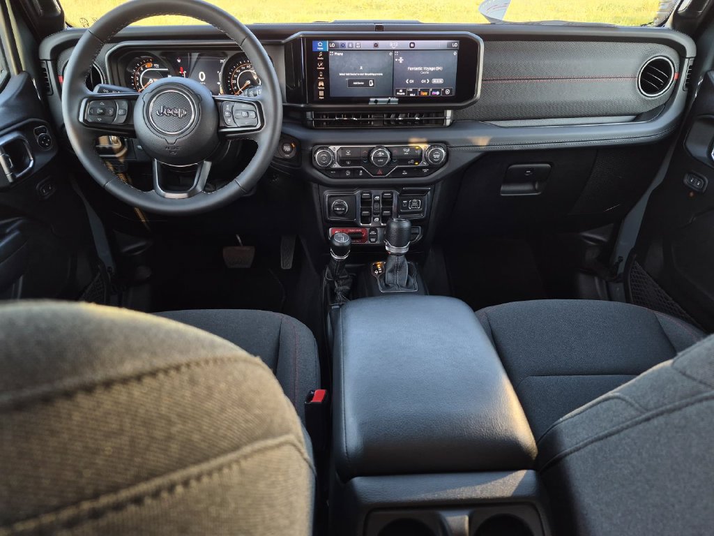 Used 2026 Jeep Wrangler Unlimited Rubicon AWD/4WD image 16