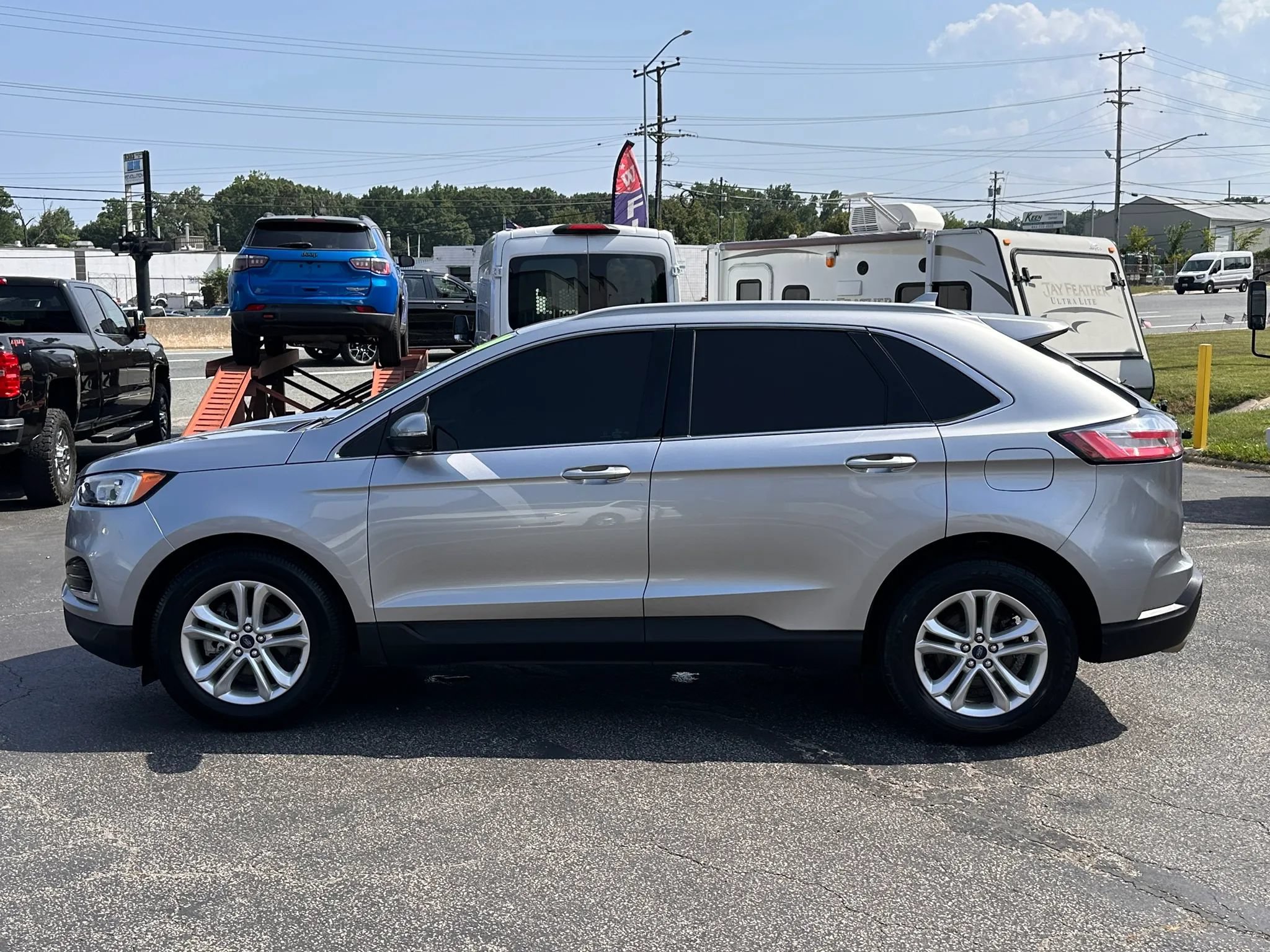 Used 2020 Ford Edge SEL FWD image 11