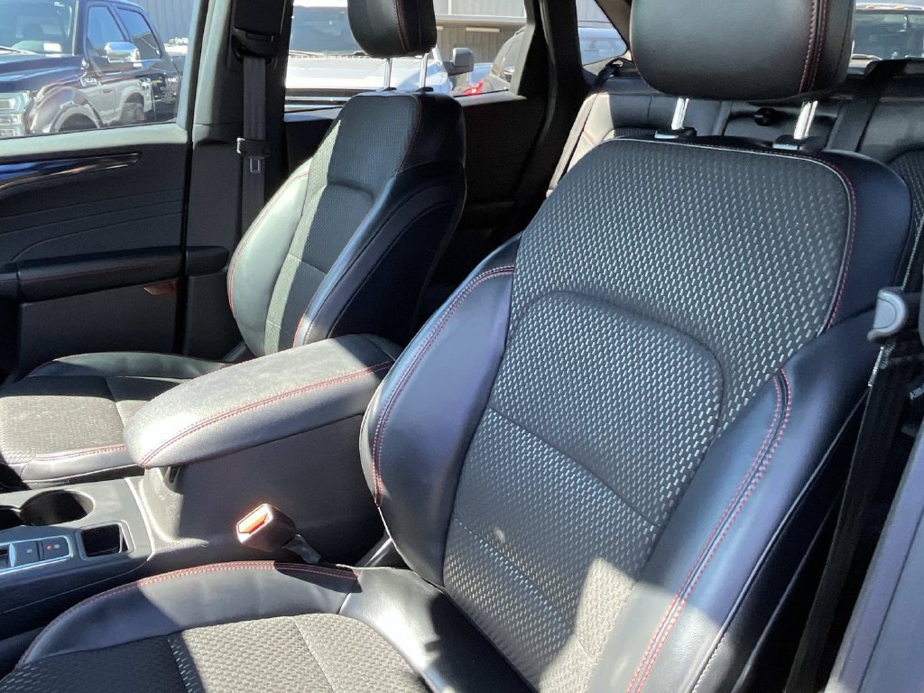 Certified 2024 Ford Escape ST-Line w/ Tech Pack #1 FWD image 32