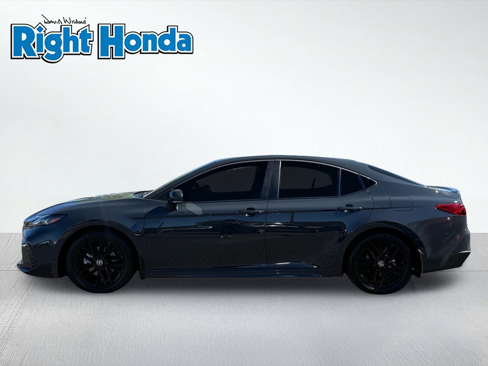 Used 2026 Toyota Camry SE w/ Multimedia Upgrade Package FWD image 3