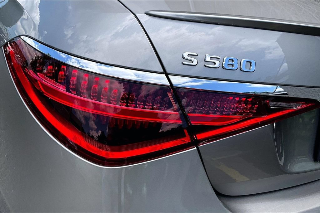 Certified 2022 Mercedes-Benz S 580 4MATIC Sedan image 32
