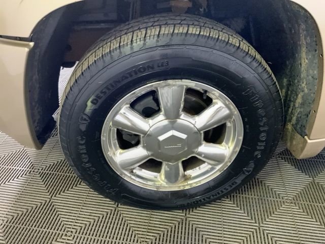 Used 2004 GMC Envoy SLE AWD/4WD image 10