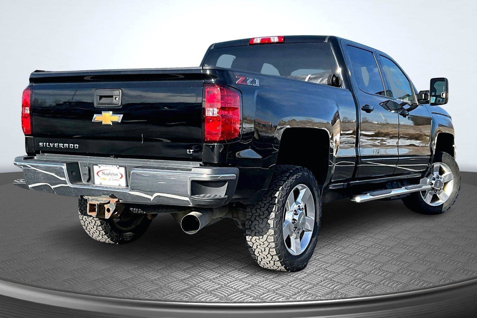 Used 2018 Chevrolet Silverado 2500 LT w/ Z71 Package, Off-Road image 2