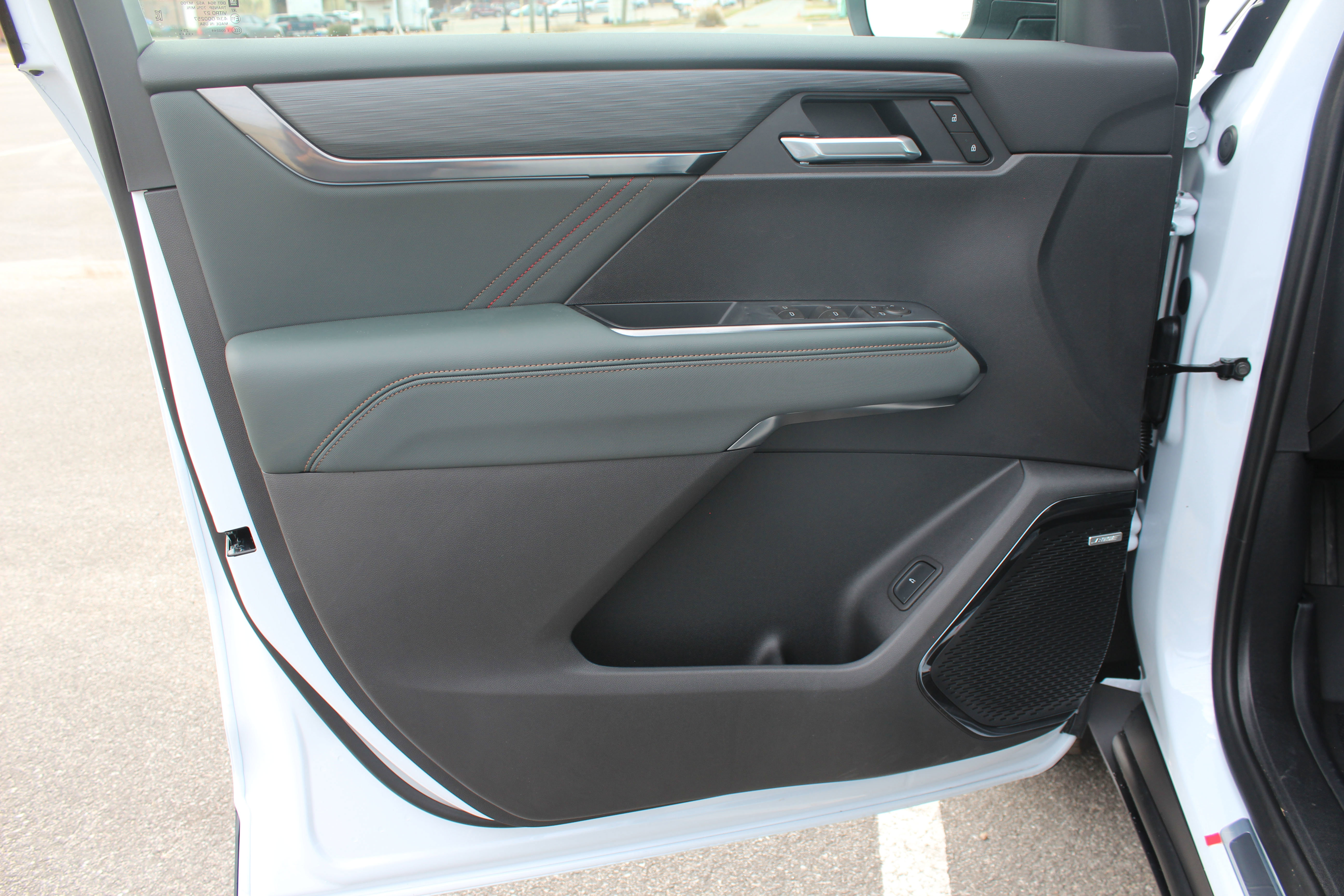 New 2026 GMC Acadia AT4 image 27