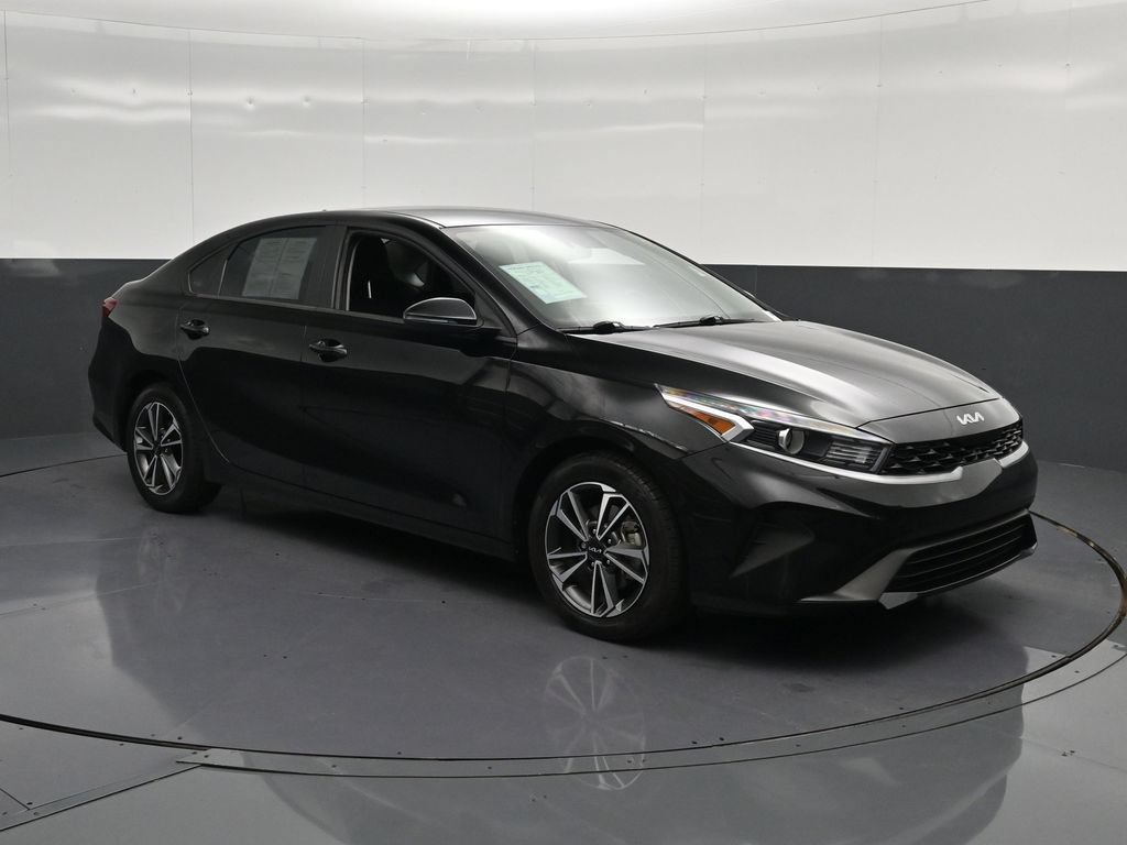 Used 2024 Kia Forte LXS w/ LXS Technology Package FWD image 5
