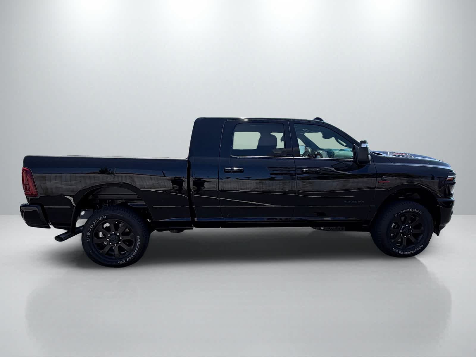 New 2026 RAM 2500 Laramie AWD/4WD image 8