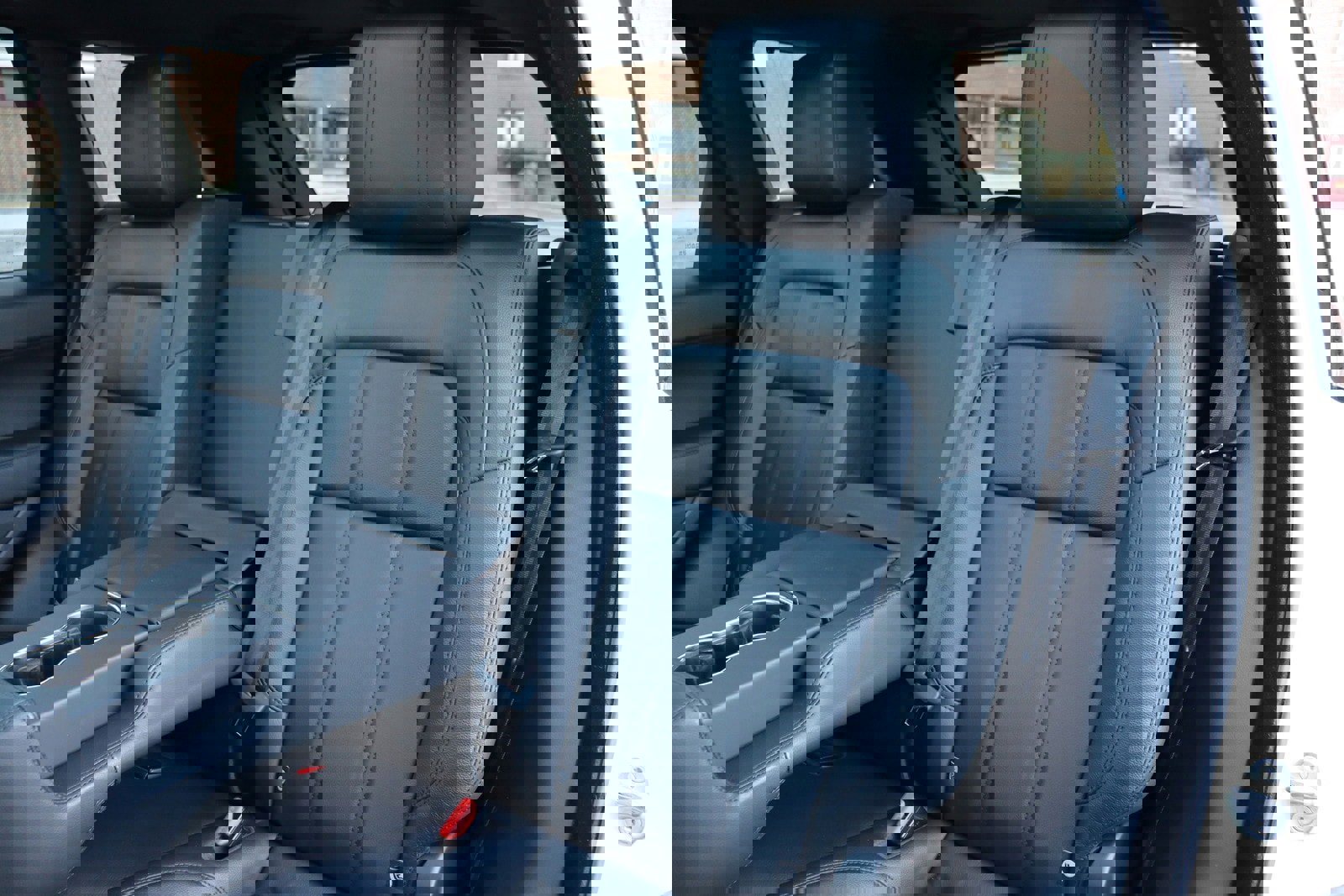 Used 2018 Land Rover Range Rover Sport SE image 15