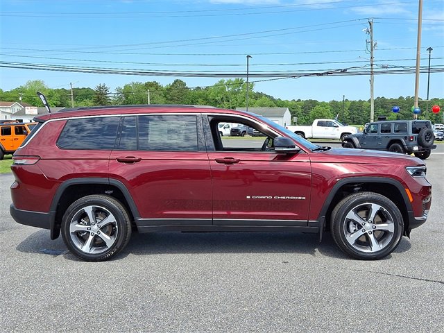 New 2025 Jeep Grand Cherokee L Limited w/ MOPAR Finishing Package image 5