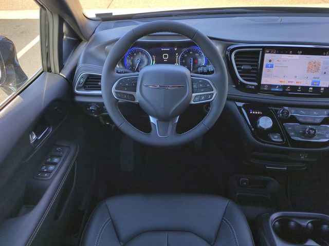 New 2026 Chrysler Pacifica Select FWD image 16
