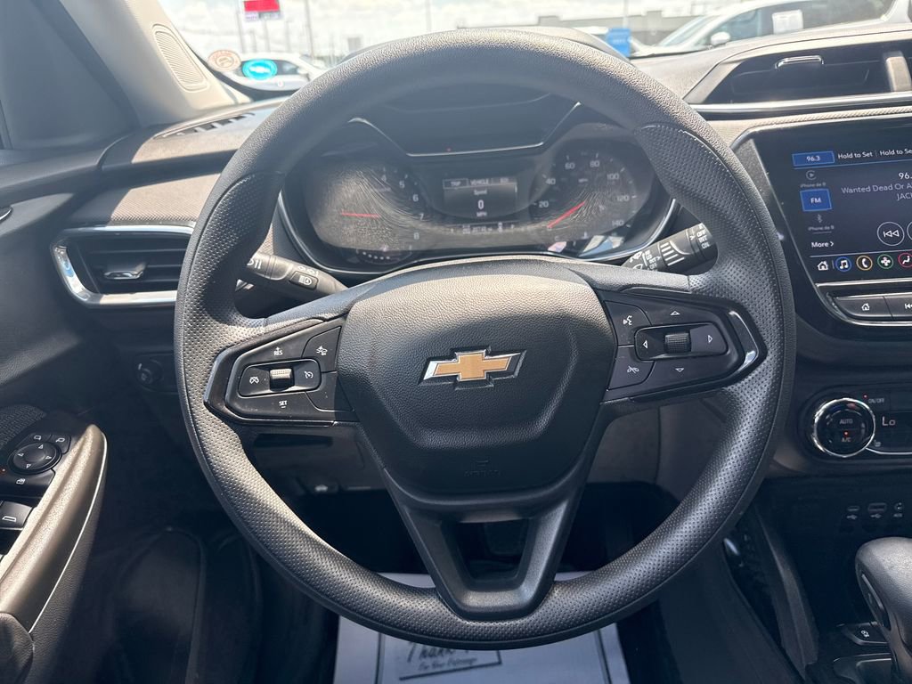 Used 2023 Chevrolet TrailBlazer LT w/ Convenience Package AWD/4WD image 17