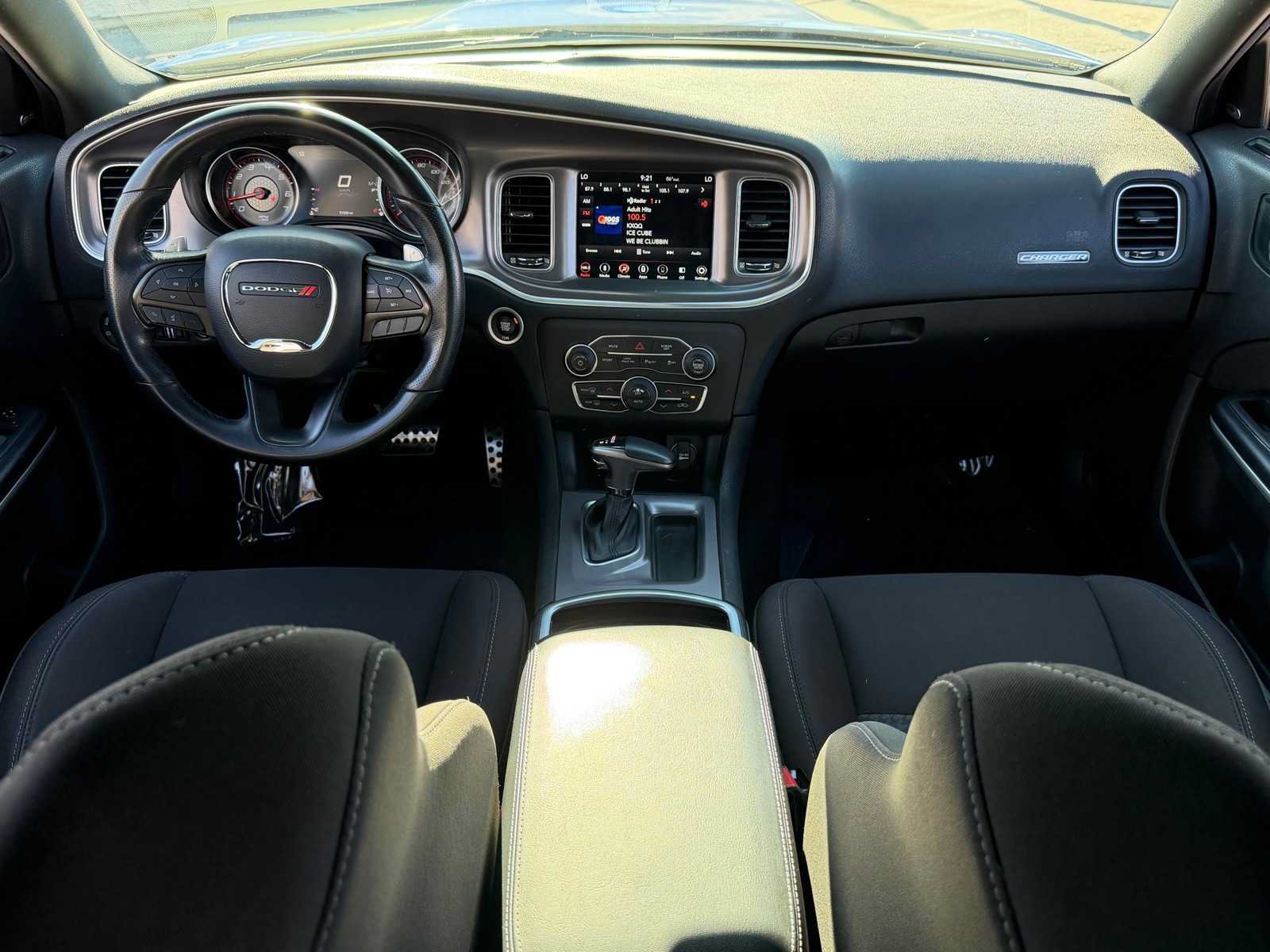 Used 2019 Dodge Charger SXT RWD image 25
