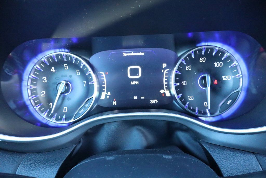 New 2026 Chrysler Voyager LX image 4