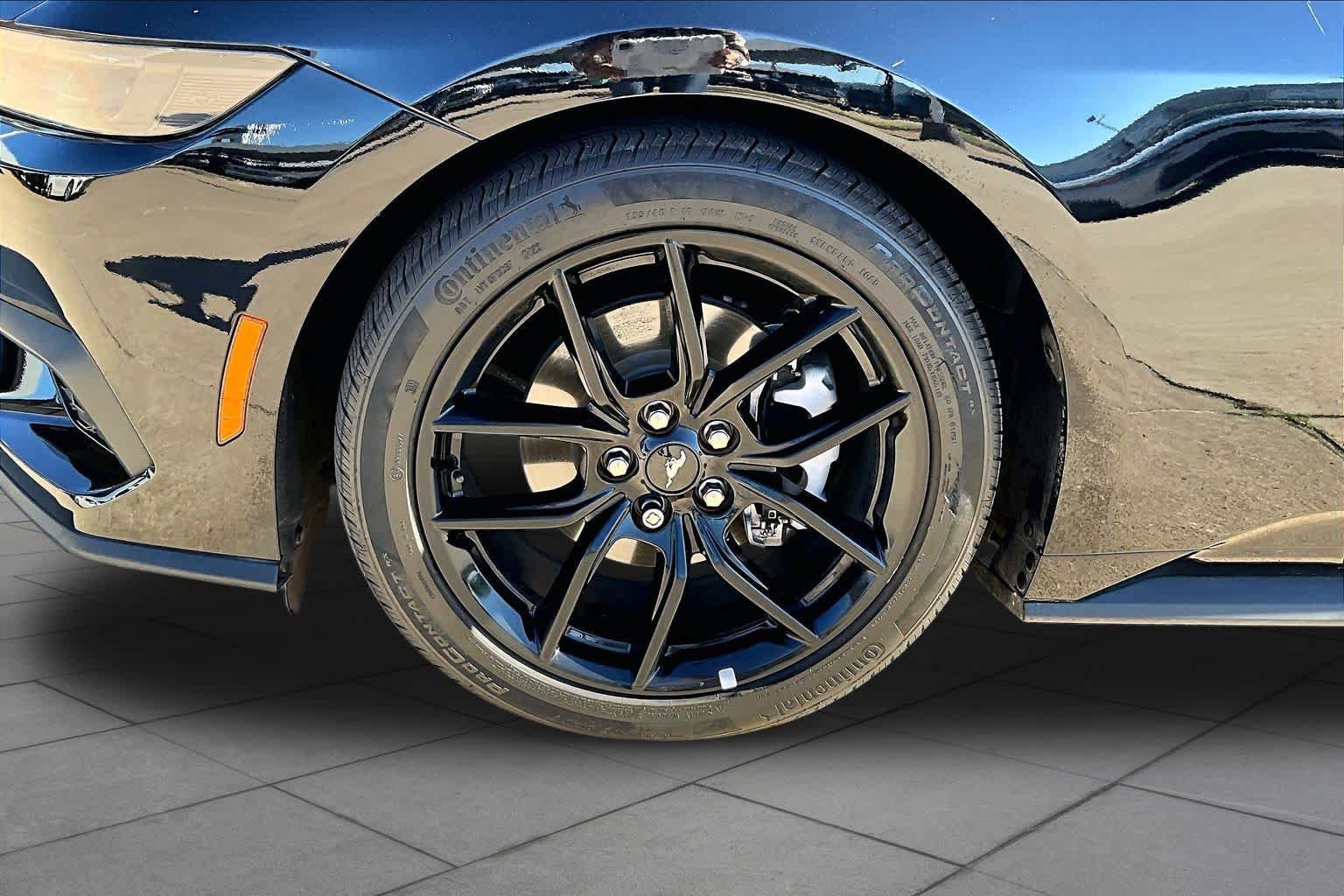 Used 2024 Ford Mustang Coupe RWD image 9