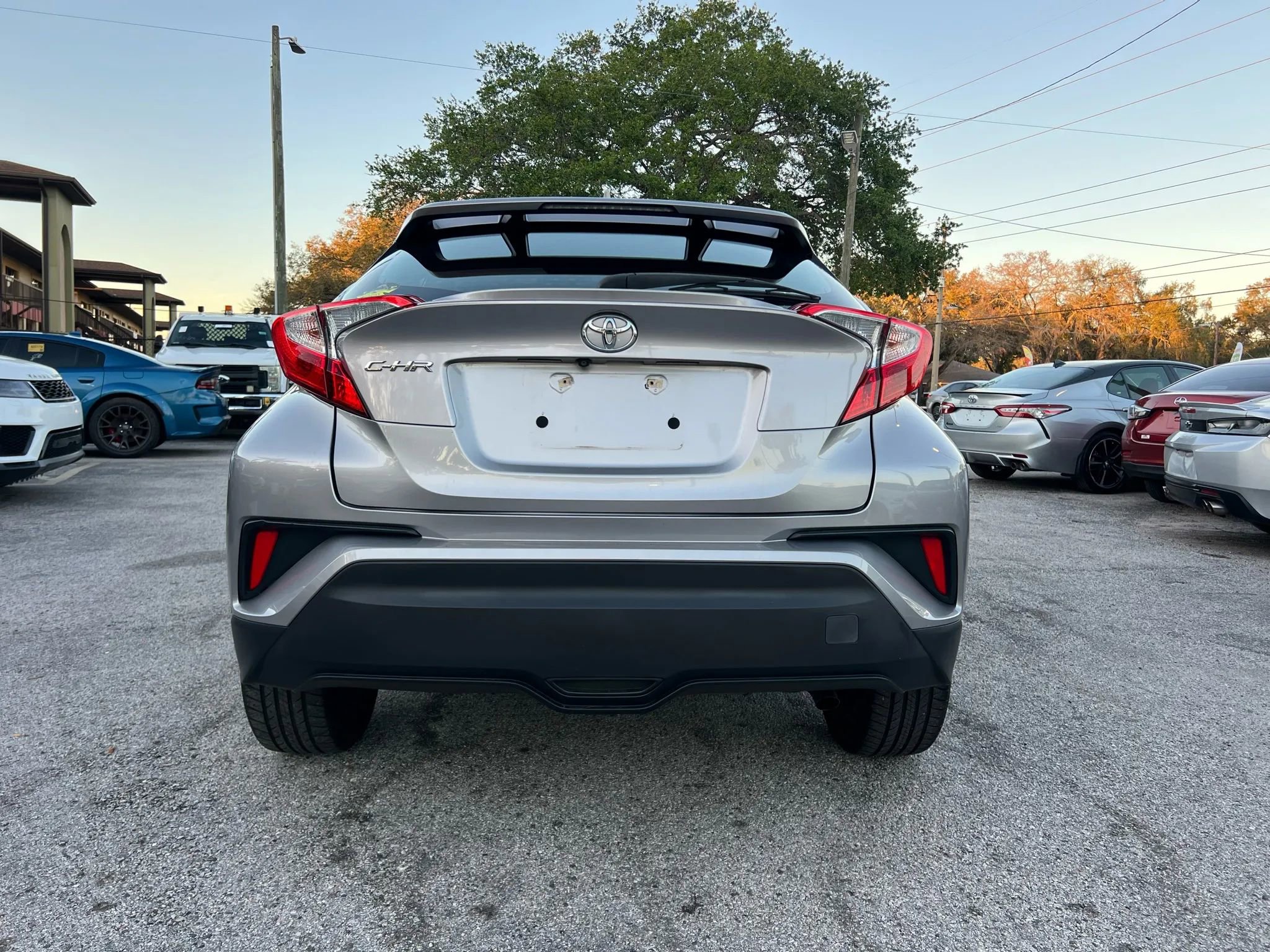 Used 2018 Toyota C-HR XLE image 6