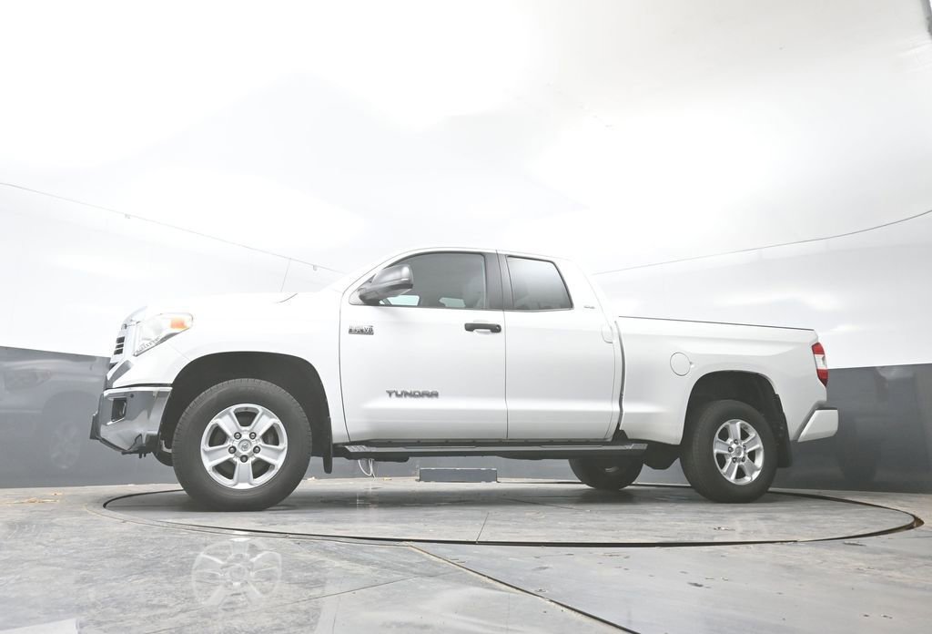 Used 2016 Toyota Tundra SR5 w/ SR5 Upgrade Package image 53