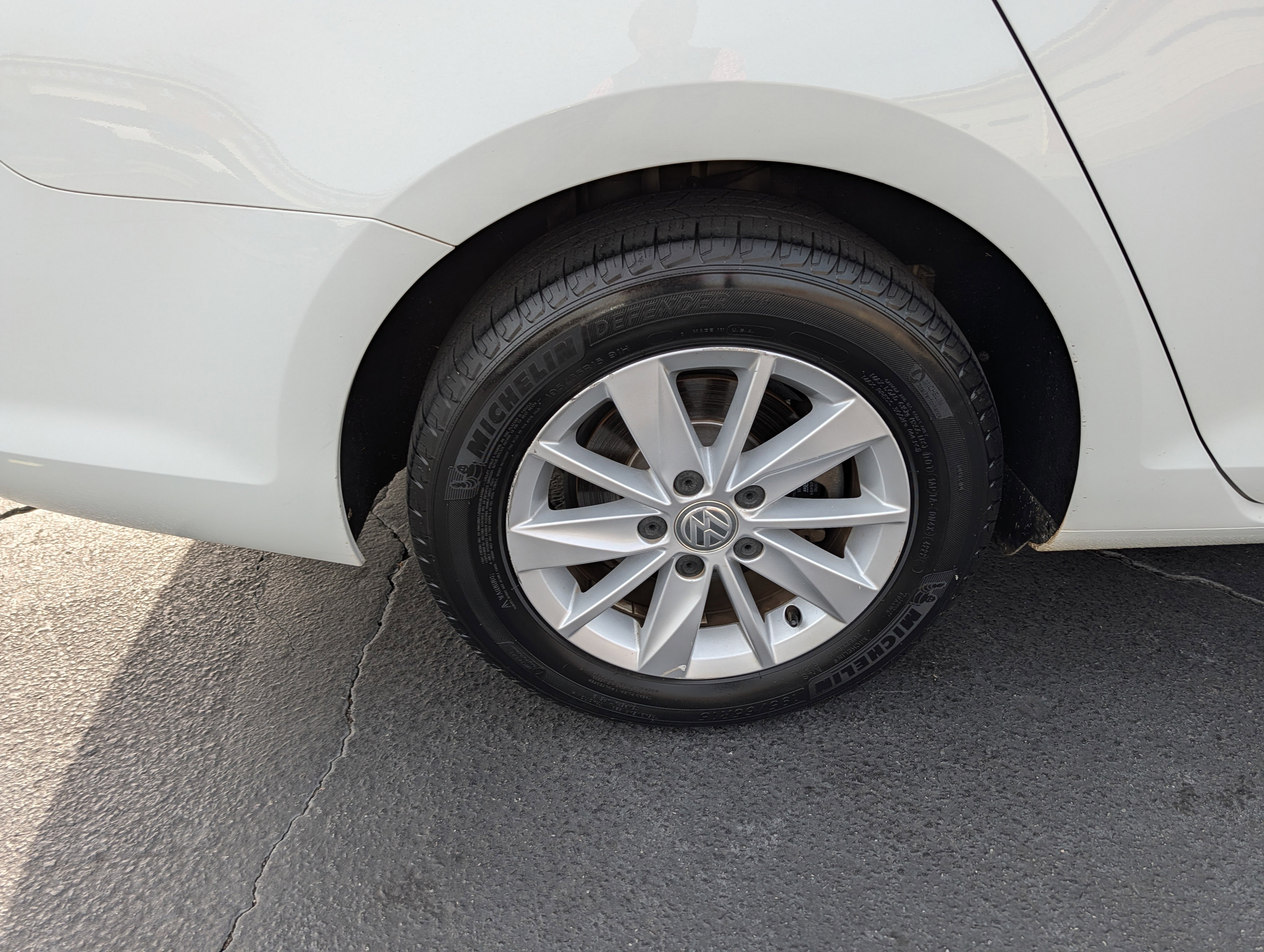 Used 2017 Volkswagen Golf S image 32