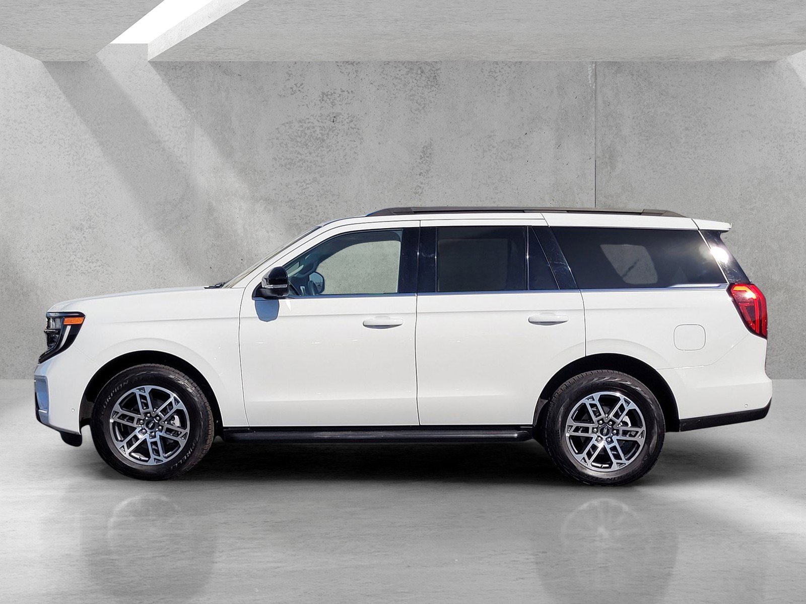 Used 2025 Ford Expedition Active AWD/4WD image 7