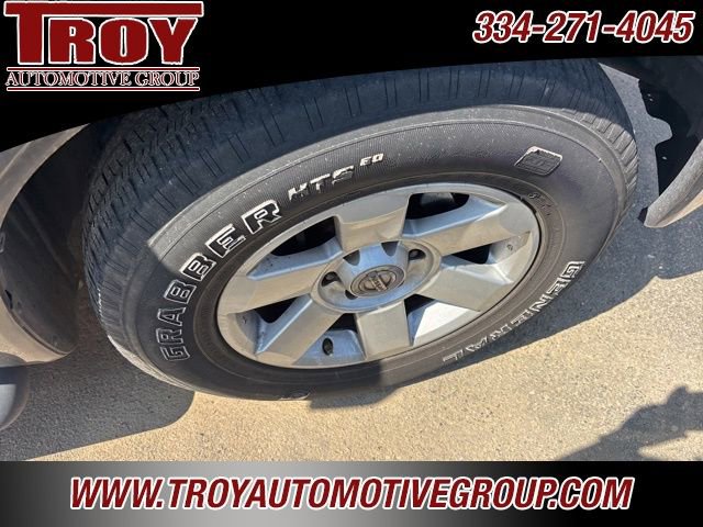 Used 2004 Nissan Titan LE w/ (Tow) Big Tow Pkg image 14