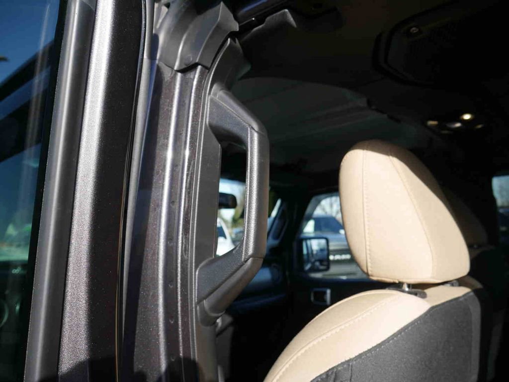 Certified 2020 Jeep Gladiator Sport w/ Quick Order Package 24S image 18