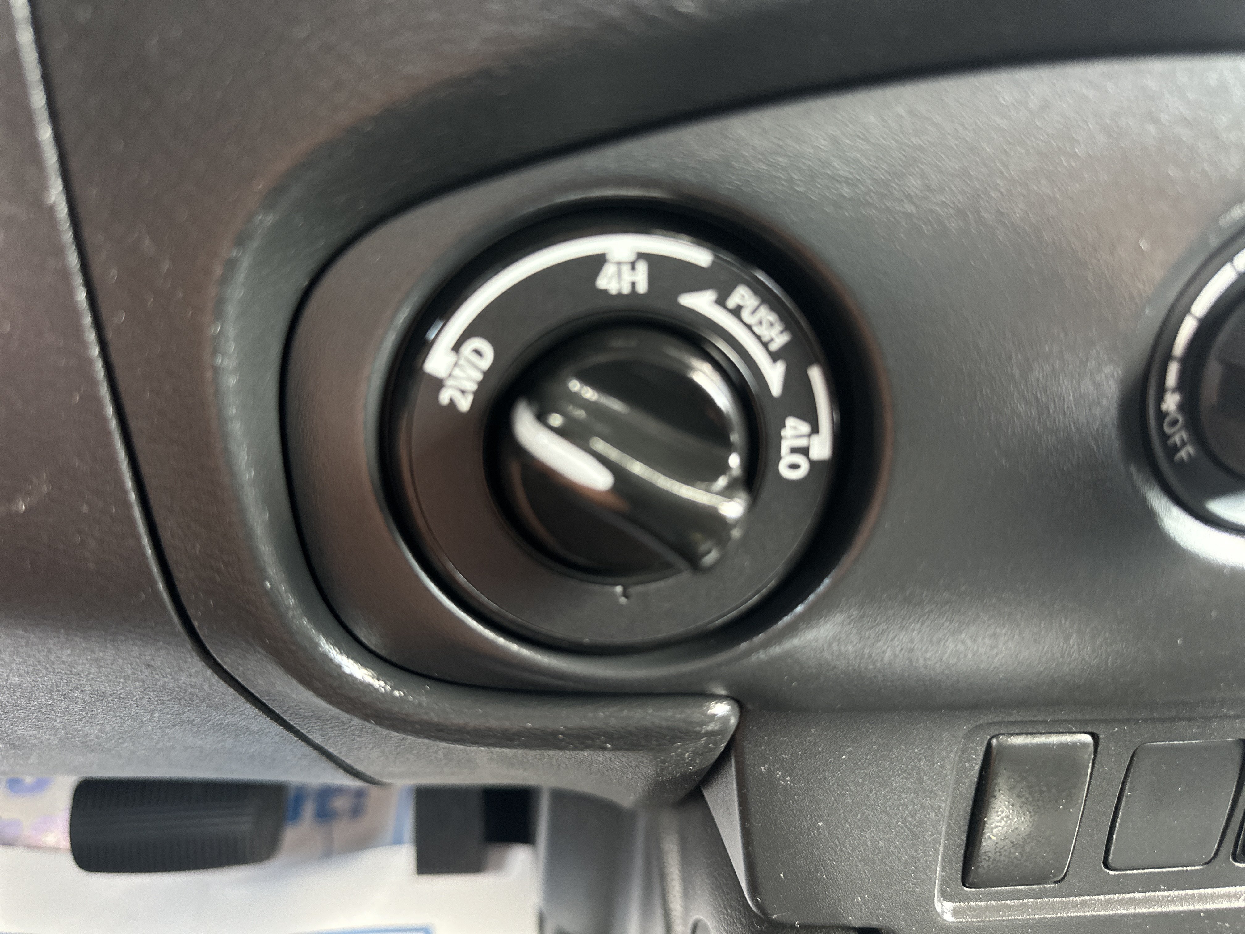 Used 2023 Nissan Frontier SV w/ Technology Package AWD/4WD image 14