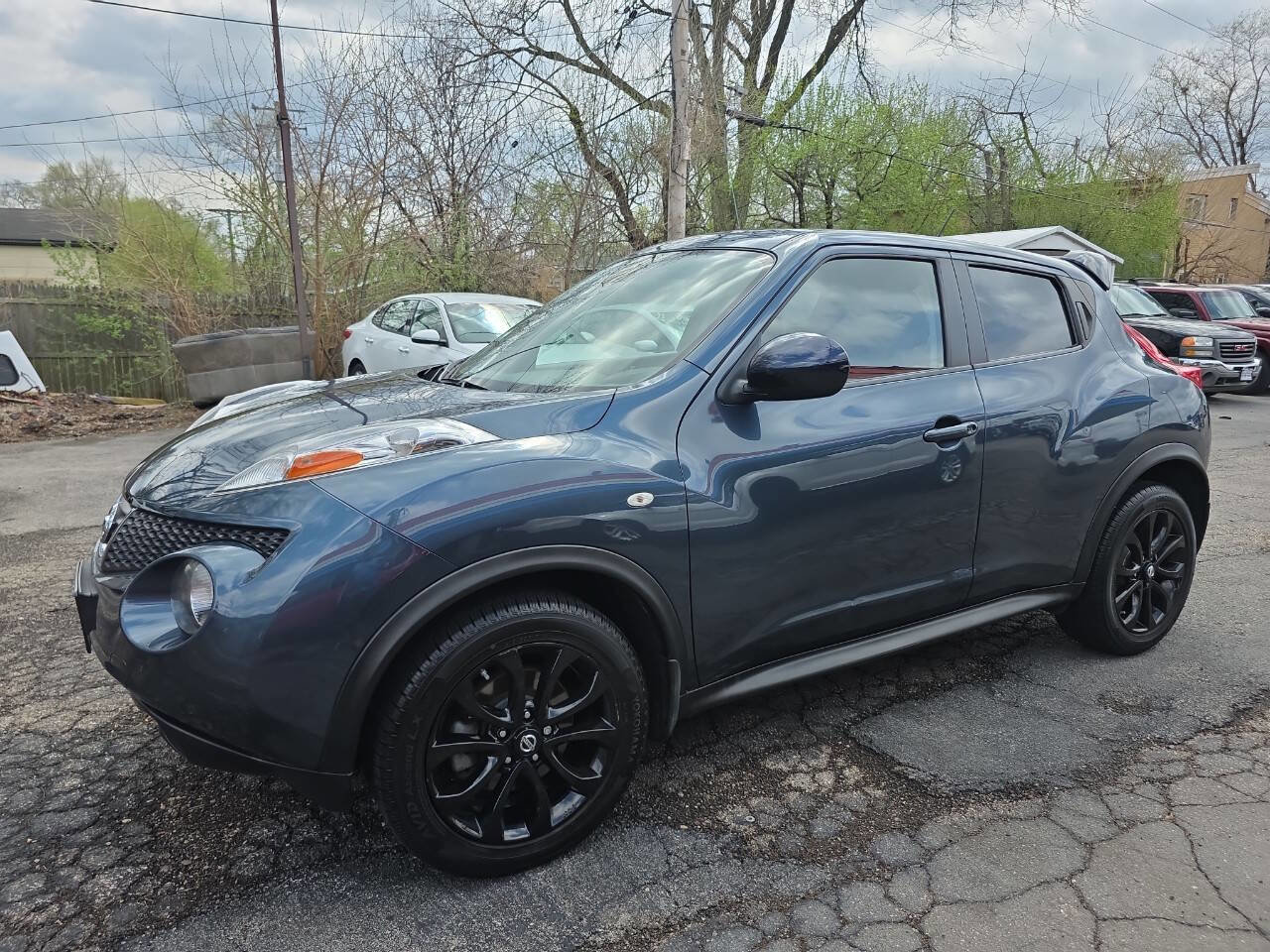 Used 2013 Nissan Juke SV w/ Midnight Edition image 2