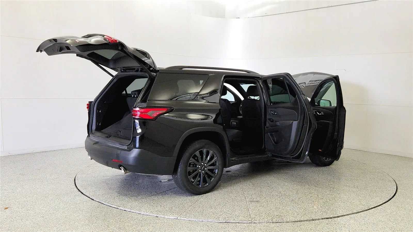 Used 2023 Chevrolet Traverse RS AWD/4WD image 13