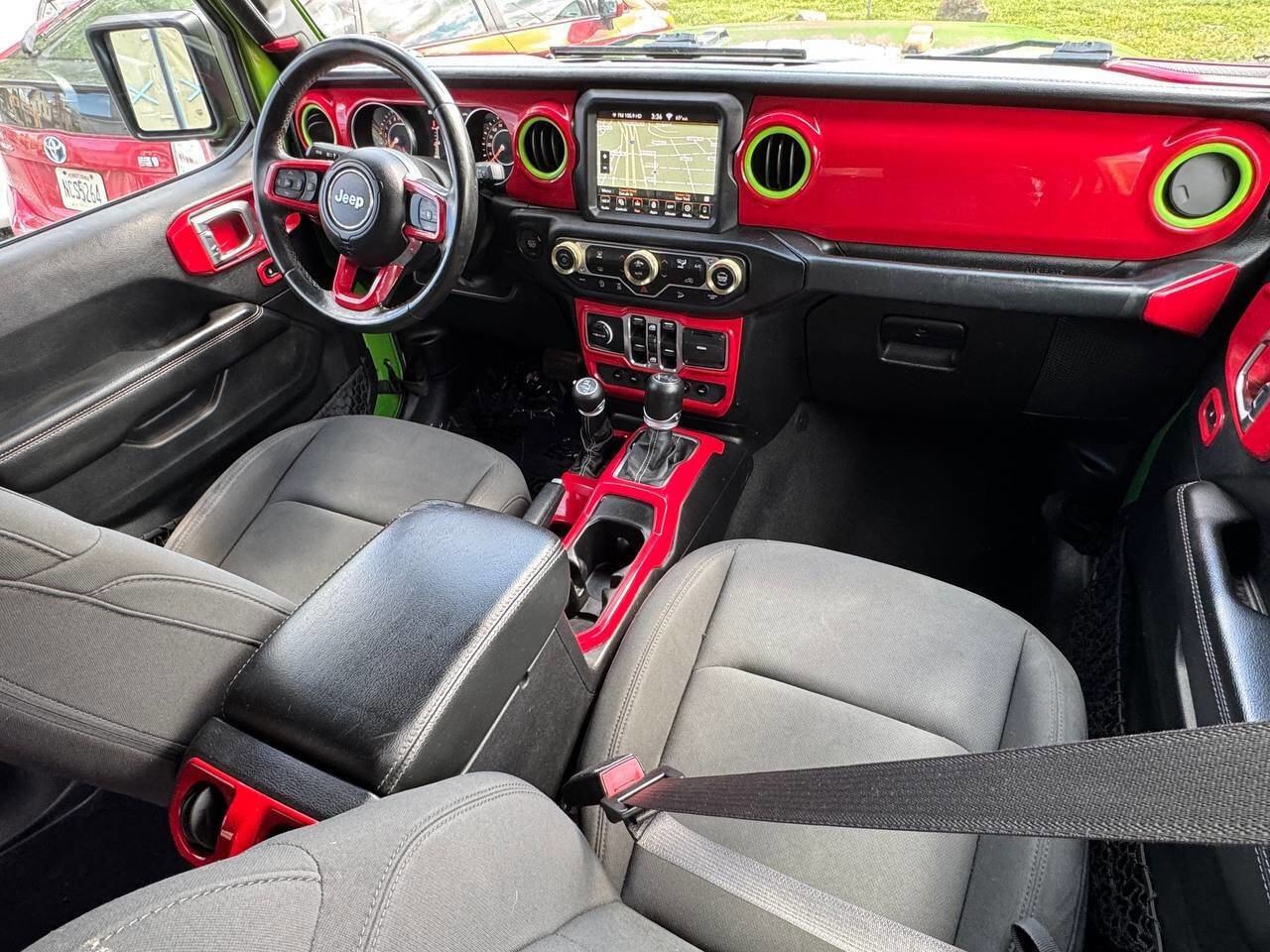 Used 2018 Jeep Wrangler Unlimited Sahara AWD/4WD image 22