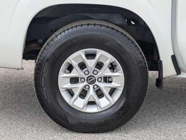 Used 2025 Nissan Frontier S RWD image 12