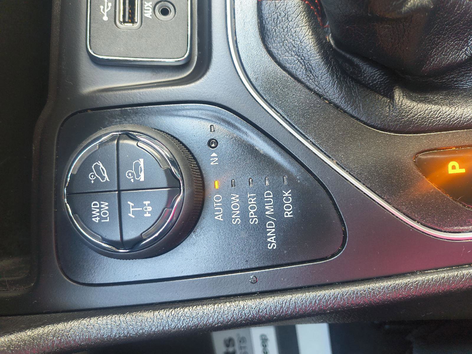 Used 2022 Jeep Cherokee Trailhawk w/ Premium Leather Package image 21