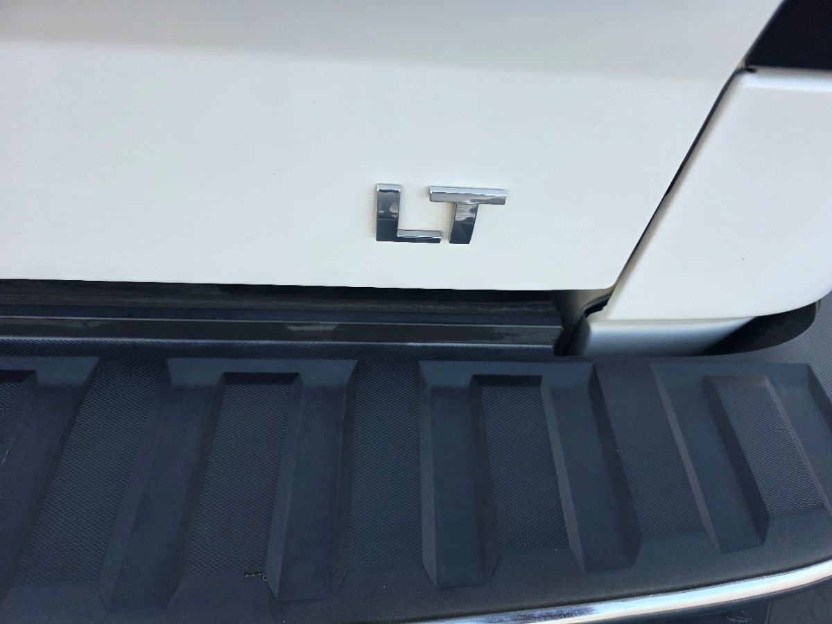 Used 2018 Chevrolet Silverado 1500 LT w/ LT Eassist Package image 9