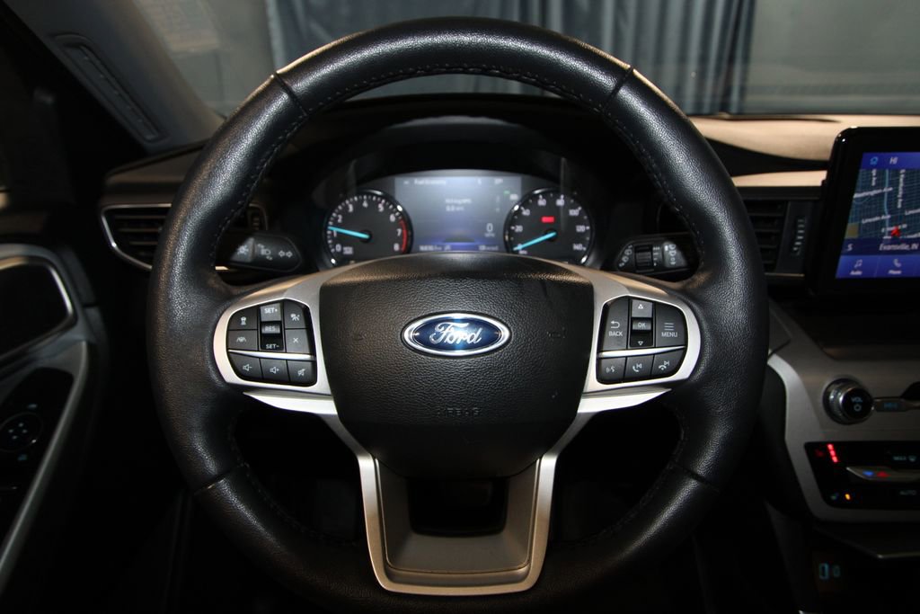 Used 2023 Ford Explorer XLT w/ Equipment Group 202A image 11