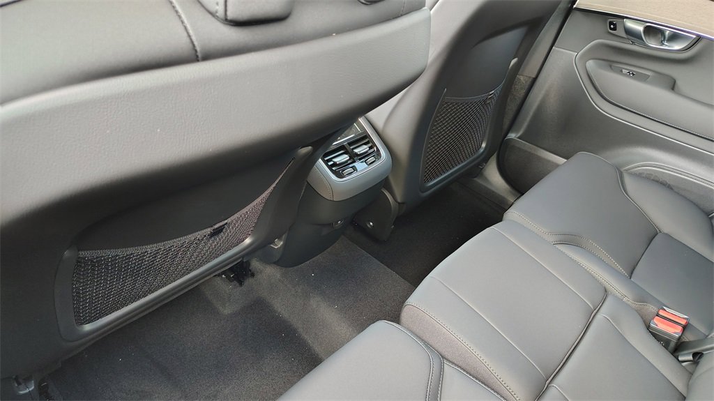 New 2026 Volvo XC90 B6 Plus w/ Protection Package Premier image 29