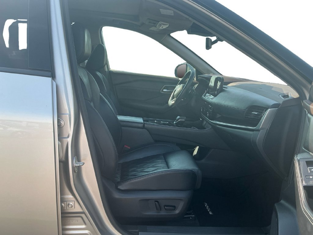 Used 2023 Nissan Rogue Platinum w/ Platinum Premium Package FWD image 22