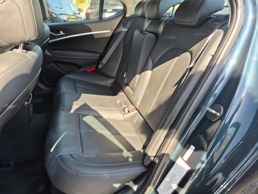 Used 2025 Genesis G70 2.5T RWD image 28
