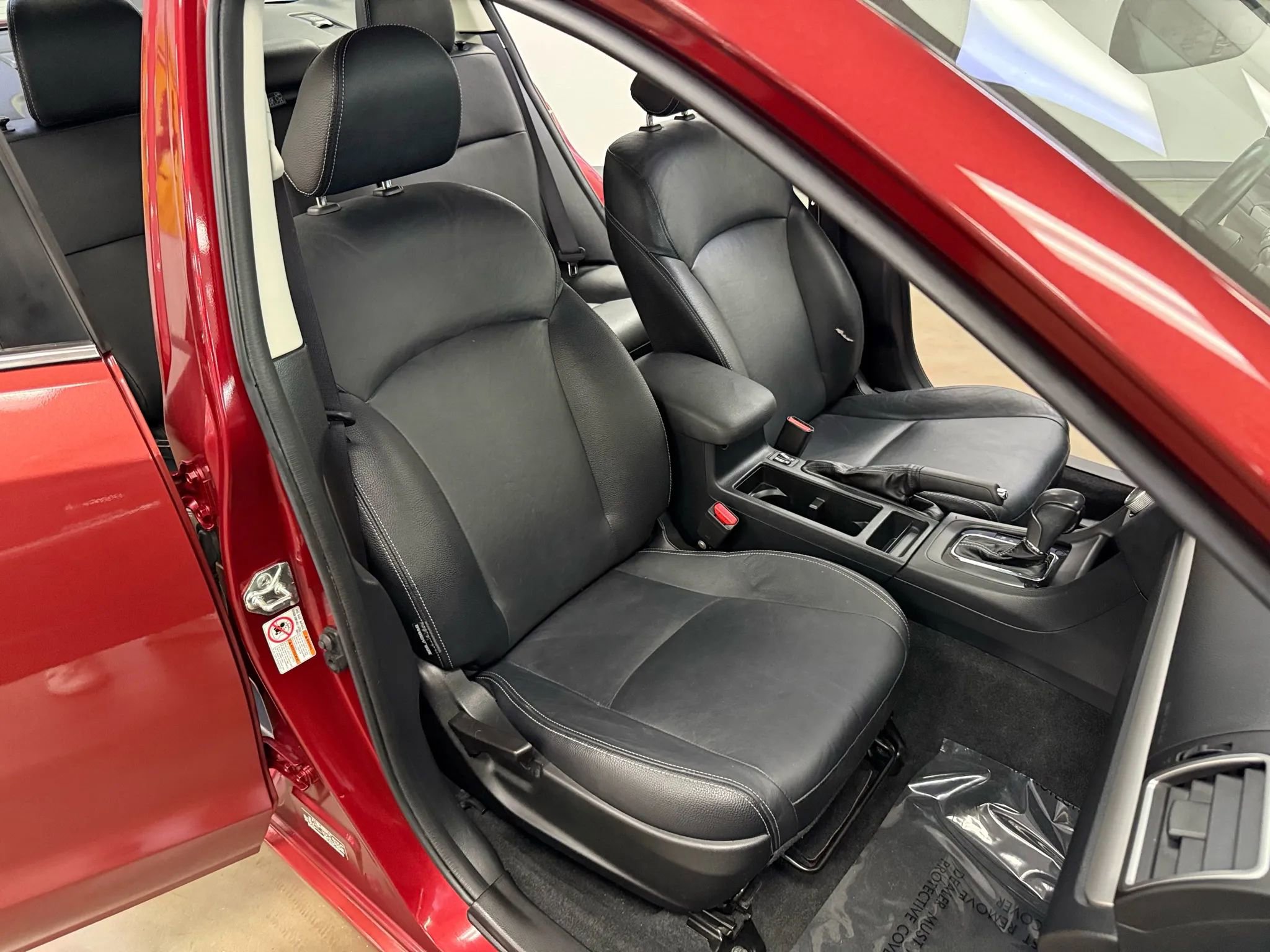 Used 2016 Subaru Impreza 2.0i Limited image 10