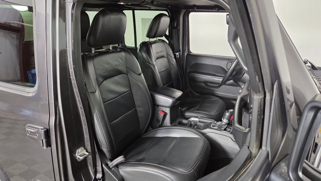 Used 2018 Jeep Wrangler Unlimited Sahara AWD/4WD image 37