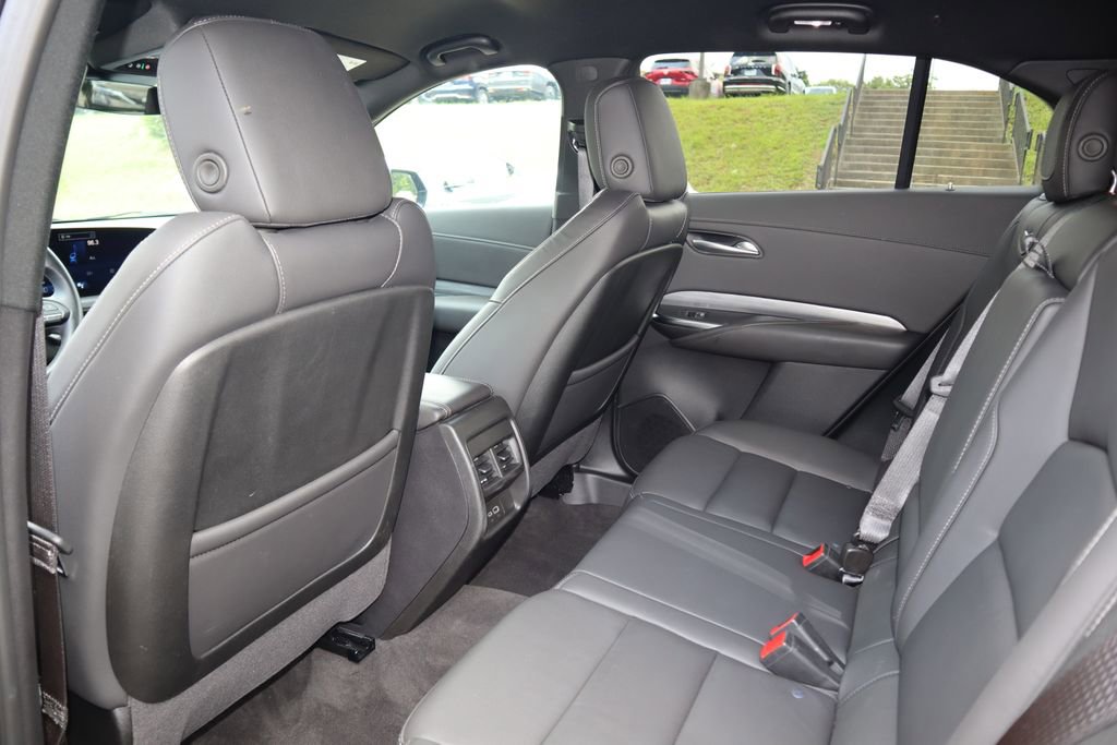 Used 2025 Cadillac XT4 Premium Luxury FWD image 15