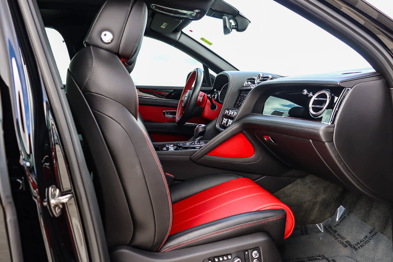 Used 2021 Bentley Bentayga image 24