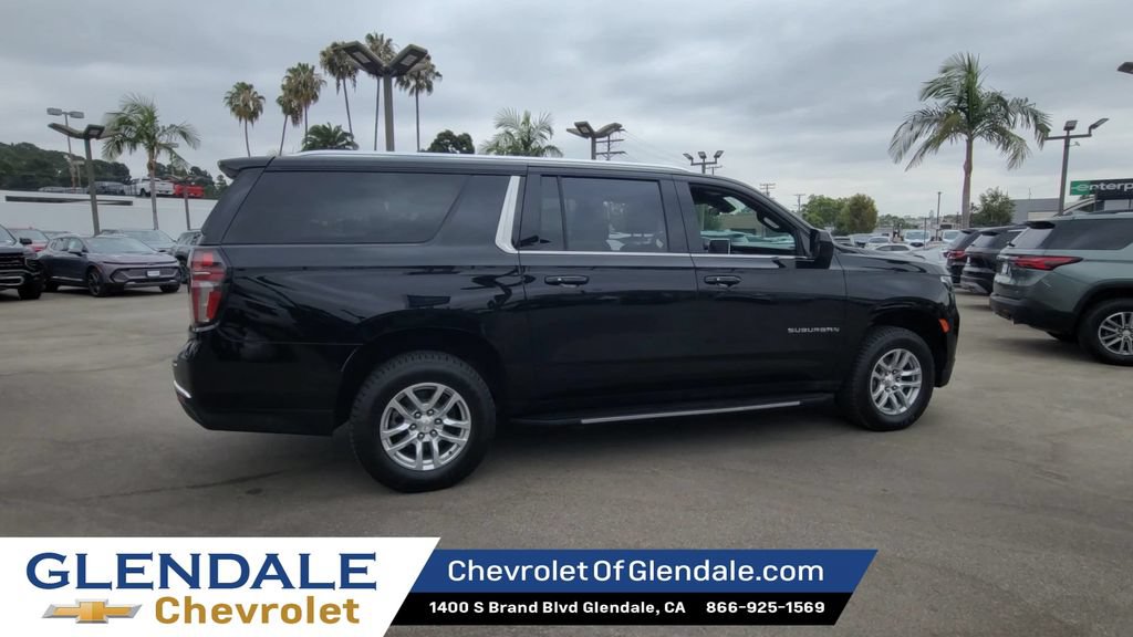 Certified 2024 Chevrolet Suburban LT AWD/4WD image 8