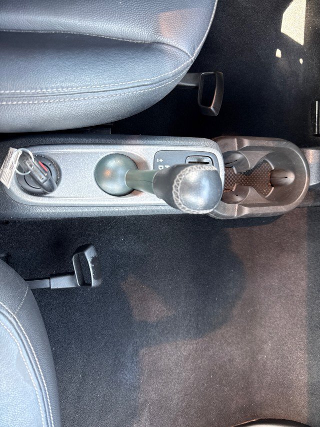 Used 2014 smart fortwo passion RWD image 16