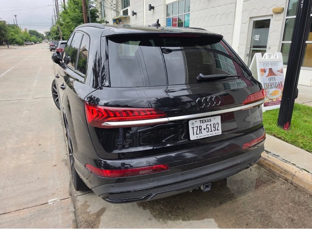 Used 2021 Audi Q7 3.0T Premium Plus w/ Premium Plus Package AWD/4WD image 11