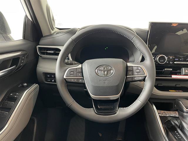 New 2026 Toyota Highlander Platinum AWD/4WD image 15