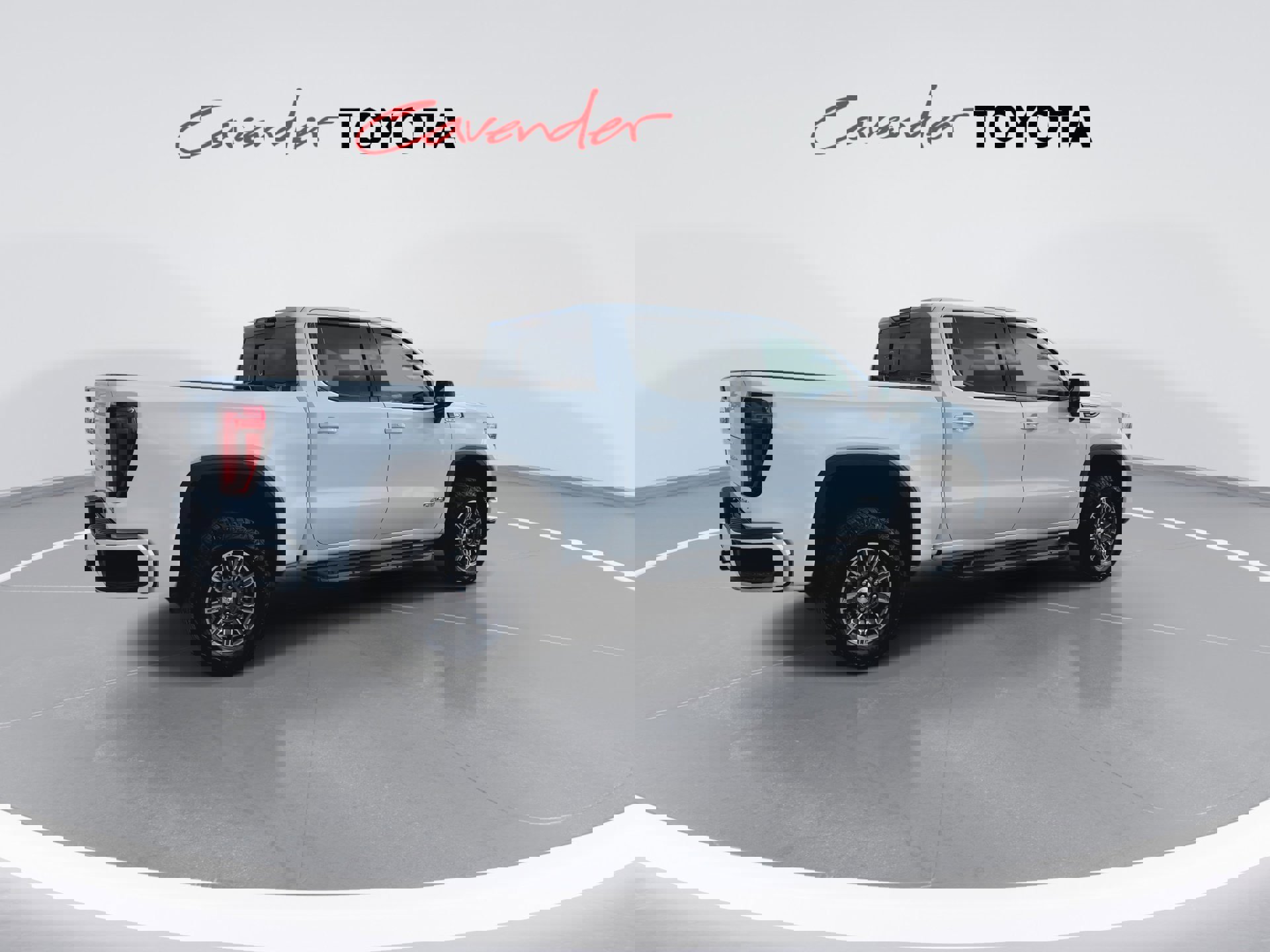 Used 2024 GMC Sierra 1500 AT4 w/ Technology Package image 8