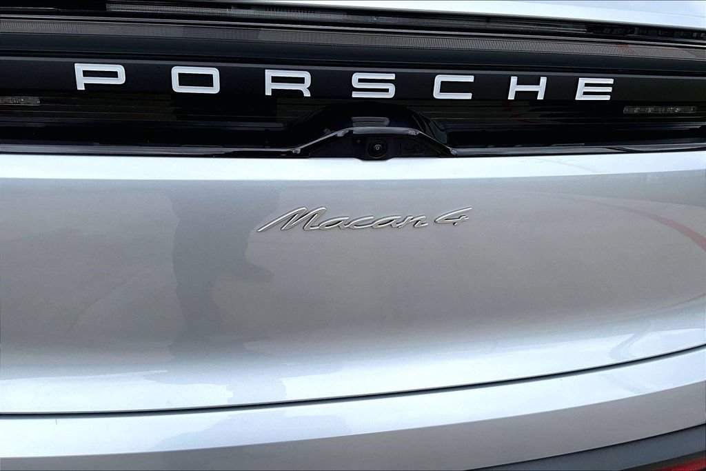 Used 2025 Porsche Macan 4 Electric AWD/4WD image 43