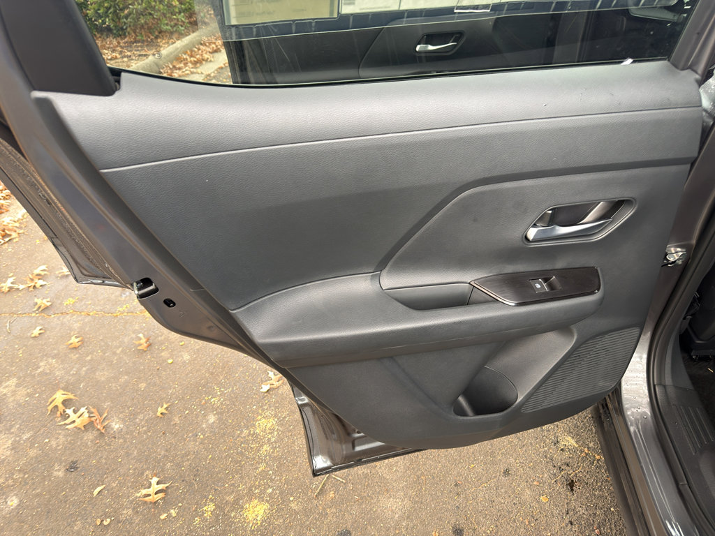 New 2026 Nissan Kicks SR w/ Cold Weather Package image 31