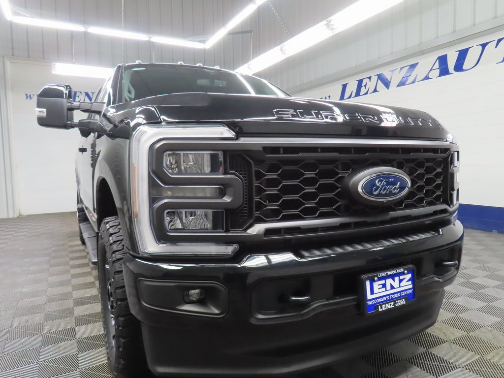Used 2024 Ford F350 Lariat w/ Sport Appearance Package image 3