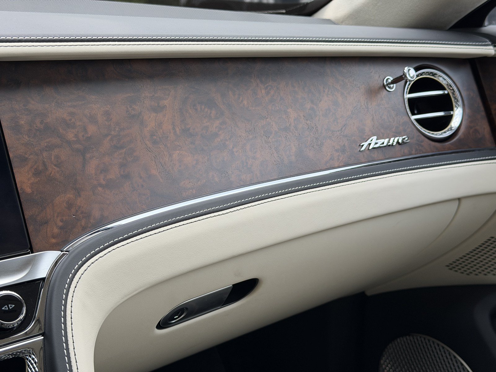 Used 2026 Bentley Flying Spur Azure AWD/4WD image 32