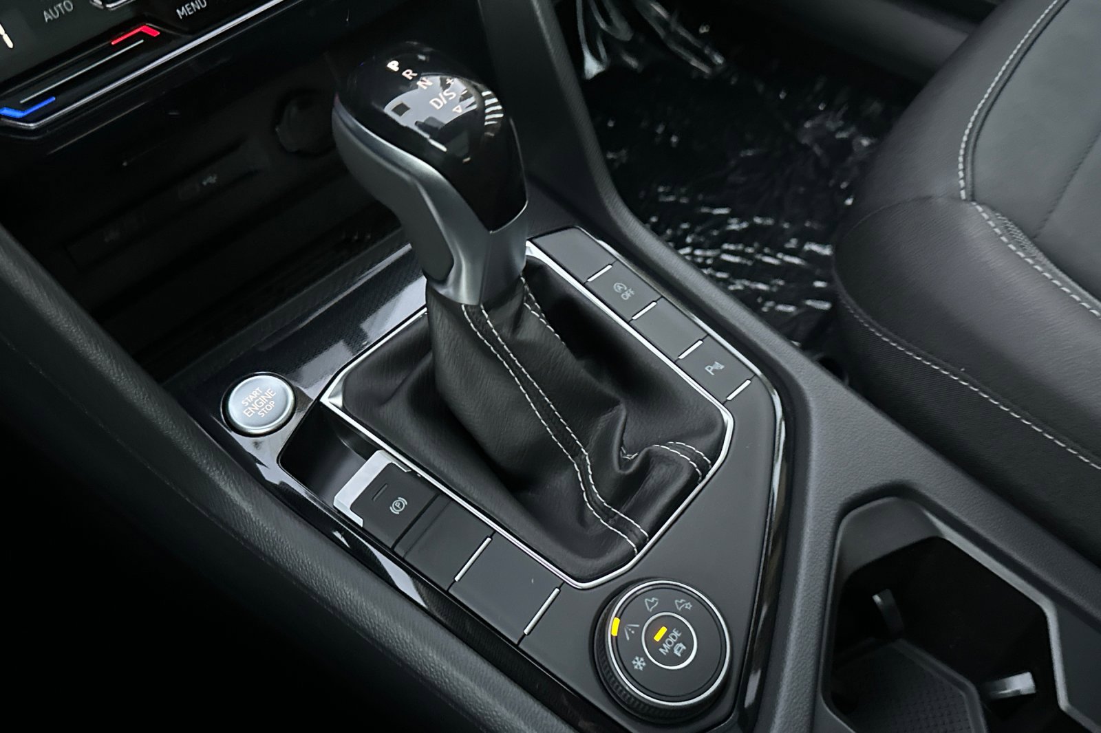 New 2026 Volkswagen Taos SE image 21